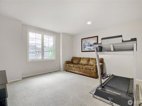 916 275th Place SE, Sammamish WA 98075