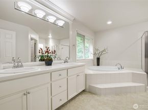 916 275th Place SE, Sammamish WA 98075