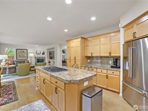 916 275th Place SE, Sammamish WA 98075