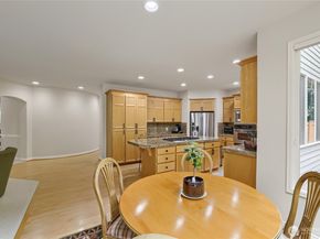 916 275th Place SE, Sammamish WA 98075