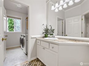 916 275th Place SE, Sammamish WA 98075