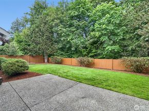 916 275th Place SE, Sammamish WA 98075