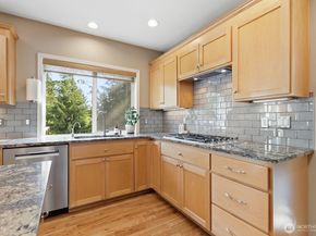 11720 201st Place NE, Redmond WA 98053
