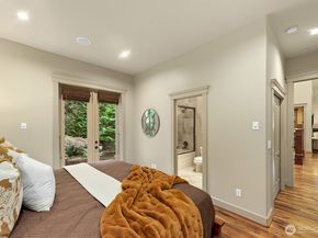 2112 104th Place SE, Bellevue WA 98004