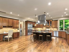 2112 104th Place SE, Bellevue WA 98004