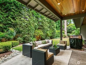 2112 104th Place SE, Bellevue WA 98004