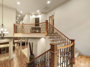 2112 104th Place SE, Bellevue WA 98004