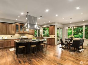 2112 104th Place SE, Bellevue WA 98004