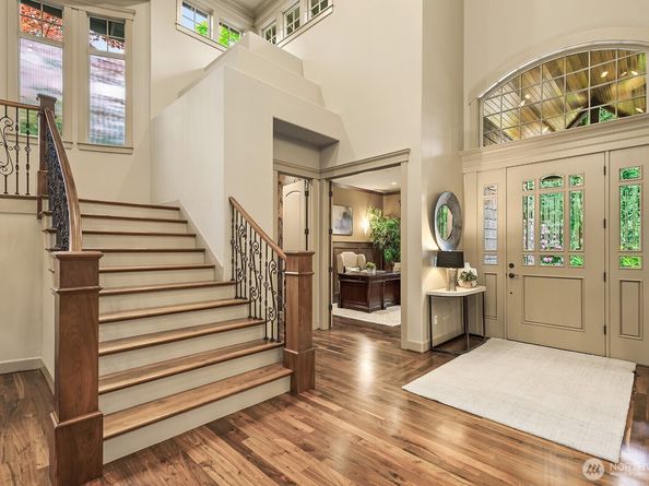 2112 104th Place SE, Bellevue WA 98004