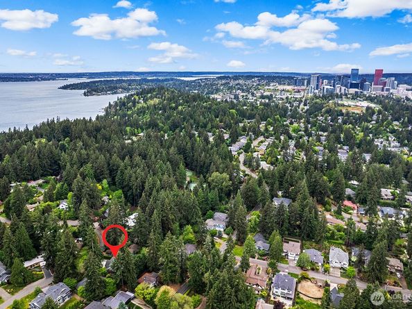 2112 104th Place SE, Bellevue WA 98004