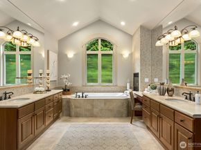 2112 104th Place SE, Bellevue WA 98004