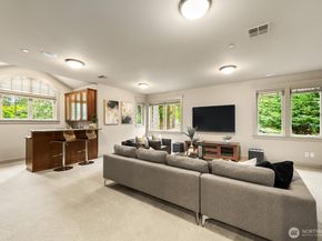 2112 104th Place SE, Bellevue WA 98004