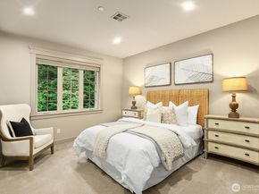 2112 104th Place SE, Bellevue WA 98004