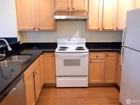 3990 129th Place SE C106, Bellevue WA 98006