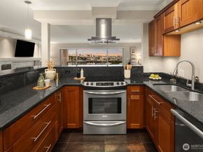 2565 Dexter Avenue N 401, Seattle WA 98109