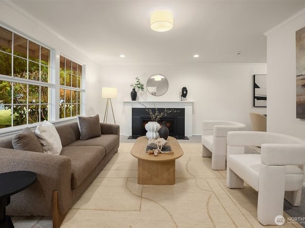 15003 NE 10th Place, Bellevue WA 98007