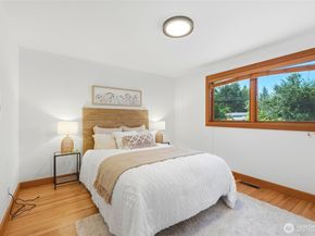 19946 47th Avenue NE, Lake Forest Park WA 98155