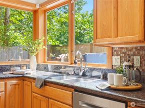 19946 47th Avenue NE, Lake Forest Park WA 98155