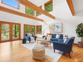 19946 47th Avenue NE, Lake Forest Park WA 98155