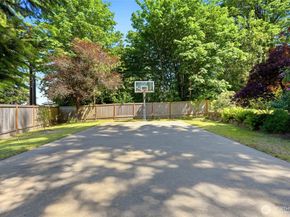 19946 47th Avenue NE, Lake Forest Park WA 98155