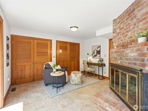 19946 47th Avenue NE, Lake Forest Park WA 98155
