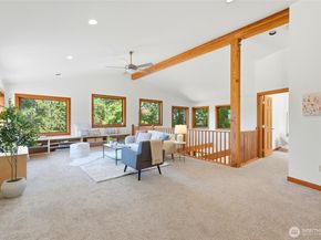 19946 47th Avenue NE, Lake Forest Park WA 98155