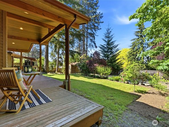 19946 47th Avenue NE, Lake Forest Park WA 98155