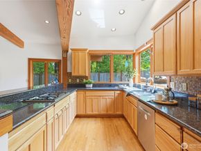 19946 47th Avenue NE, Lake Forest Park WA 98155