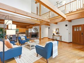 19946 47th Avenue NE, Lake Forest Park WA 98155