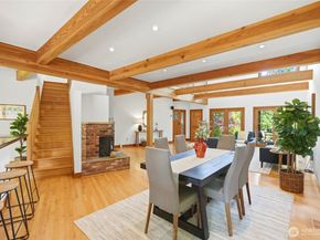 19946 47th Avenue NE, Lake Forest Park WA 98155
