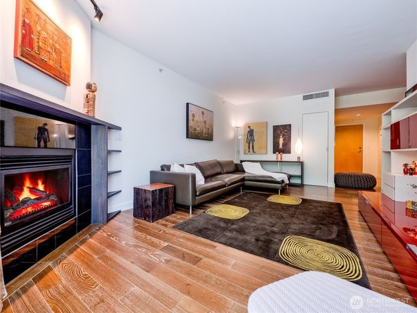 2929 1St Avenue 207, Seattle WA 98121