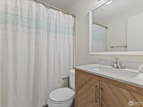 21904 56th Avenue W B2, Mountlake Terrace WA 98043