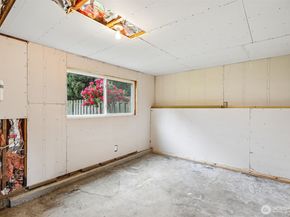 17226 129th Ave Se, Renton WA 98058