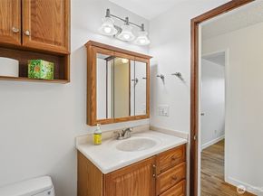 17226 129th Ave Se, Renton WA 98058
