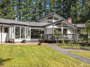 7575 NE New Brooklyn Road, Bainbridge Island WA 98110