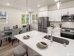 18829 67th Drive NE 1, Kenmore WA 98028