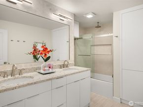 14102 SE 42nd Street, Bellevue WA 98006