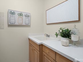 702 Kirkland Way 4, Kirkland WA 98033