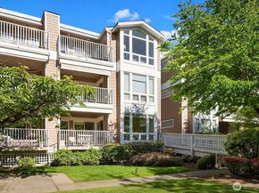 702 Kirkland Way 4, Kirkland WA 98033
