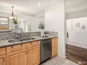 702 Kirkland Way 4, Kirkland WA 98033