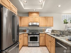 702 Kirkland Way 4, Kirkland WA 98033
