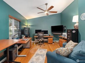 7337 151st Avenue NE, Redmond WA 98052