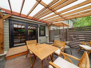 7337 151st Avenue NE, Redmond WA 98052