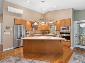7337 151st Avenue NE, Redmond WA 98052