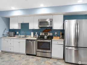 7337 151st Avenue NE, Redmond WA 98052