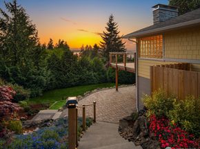 16311 25th Avenue SW, Burien WA 98166