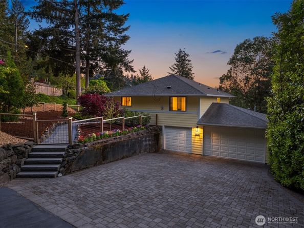 16311 25th Avenue SW, Burien WA 98166