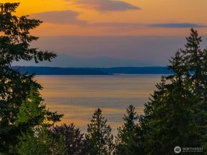 16311 25th Avenue SW, Burien WA 98166