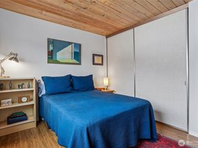 5249 40th Avenue NE 404, Seattle WA 98105