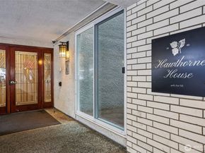 5249 40th Avenue NE 404, Seattle WA 98105